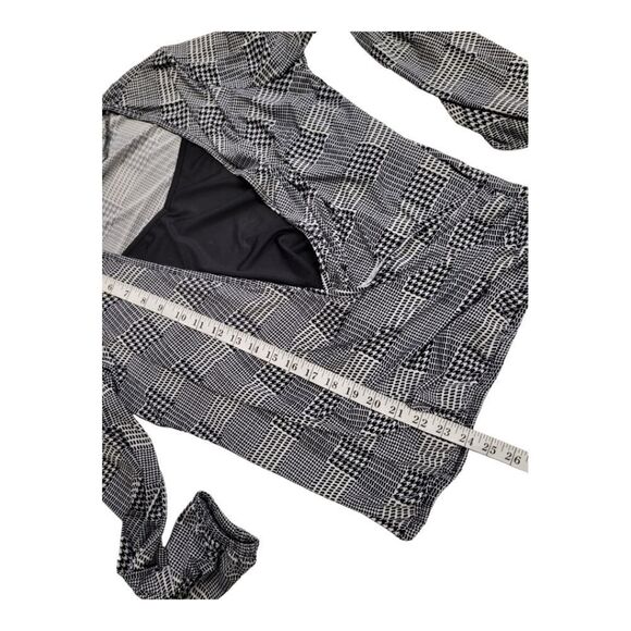 Robert Louis wrap blouse - Picture 14 of 16